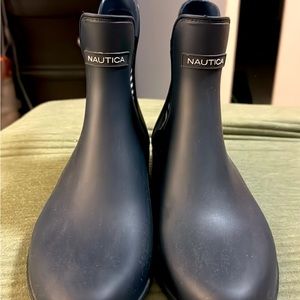 Navy ankle rain boots size 10